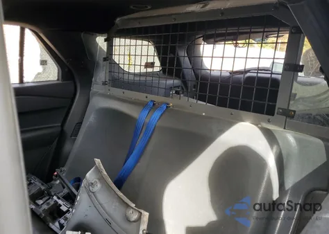 2020 Ford Explorer Police Interceptor z USA, uszkodzony, nr VIN 1FM5K8AW7LGD00126